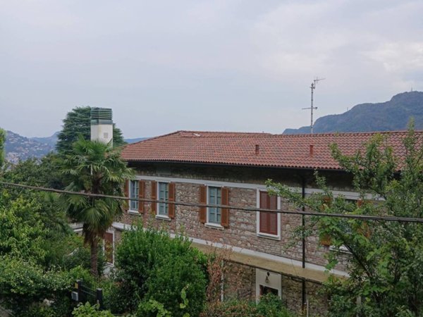 appartamento in vendita a Como in zona Monte Olimpino