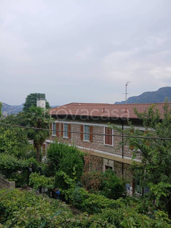 appartamento in vendita a Como in zona Monte Olimpino