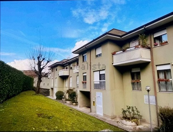 appartamento in vendita a Como in zona Tavernola