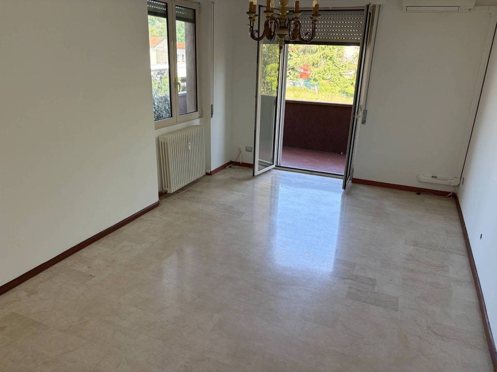 appartamento in vendita a Como in zona Rebbio