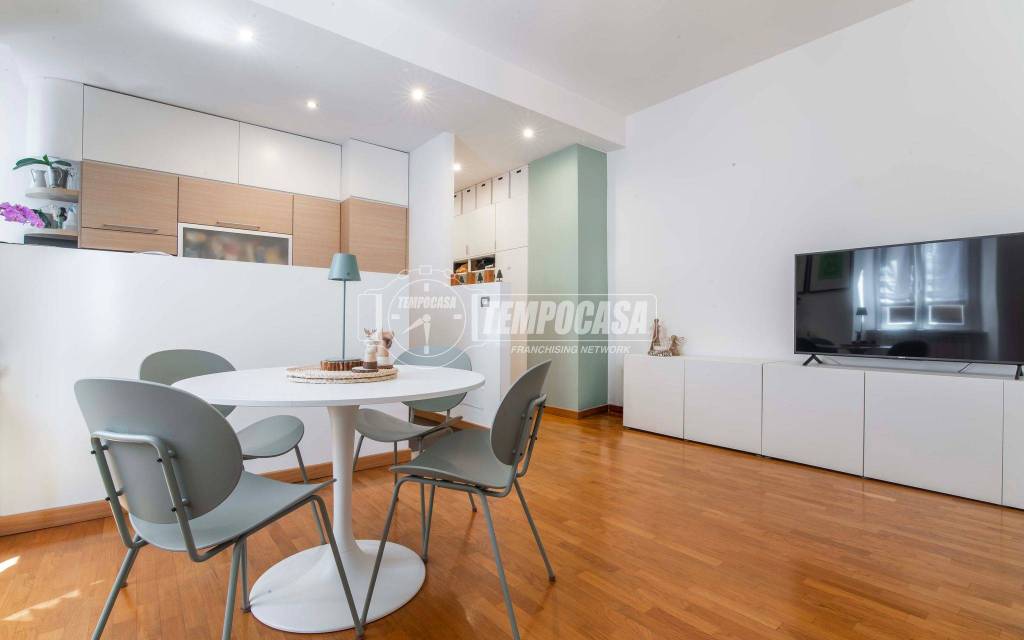 appartamento in vendita a Como in zona Viale Varese