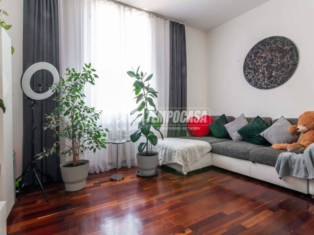 appartamento in vendita a Como in zona Borghi