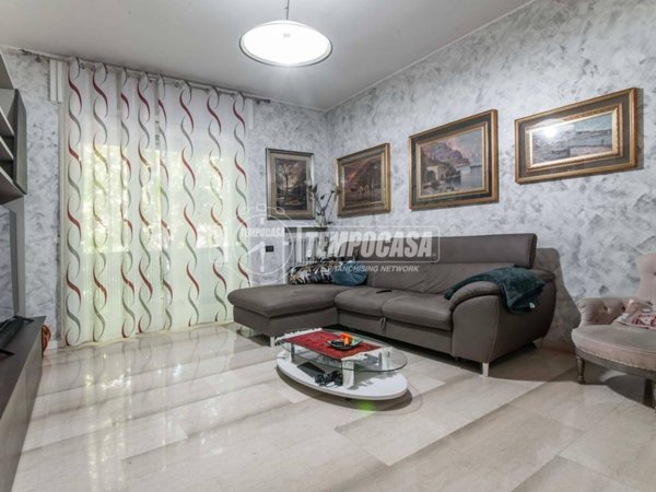 appartamento in vendita a Como in zona Via Milano