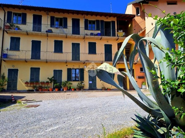 appartamento in vendita a Como in zona Albate