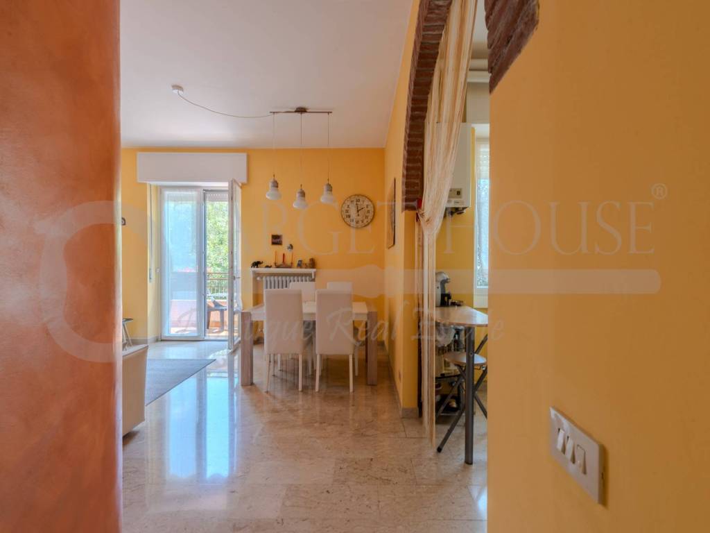 appartamento in vendita a Como in zona Breccia