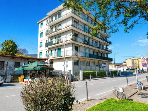 appartamento in vendita a Como in zona Borghi