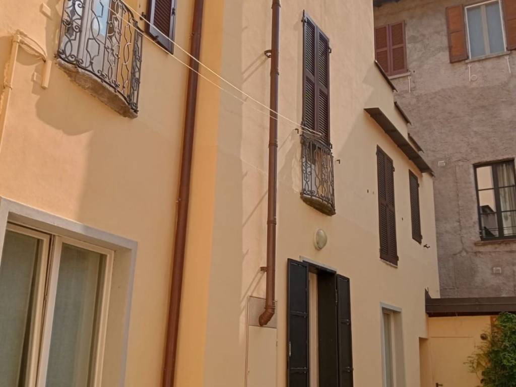 appartamento in vendita a Como in zona Piazza Volta