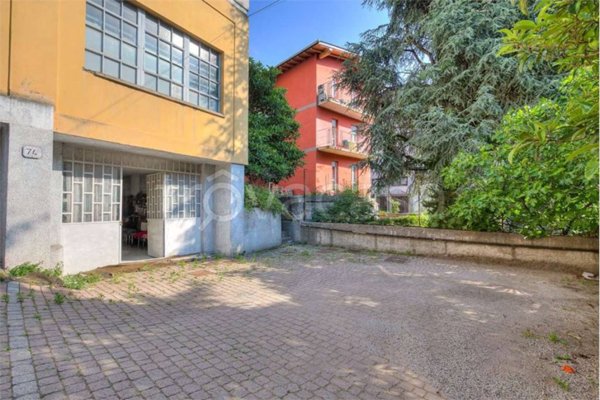 casa indipendente in vendita a Como in zona Villa Olmo