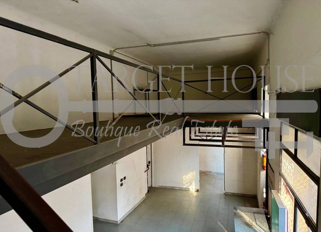 appartamento in vendita a Como in zona Villa Olmo