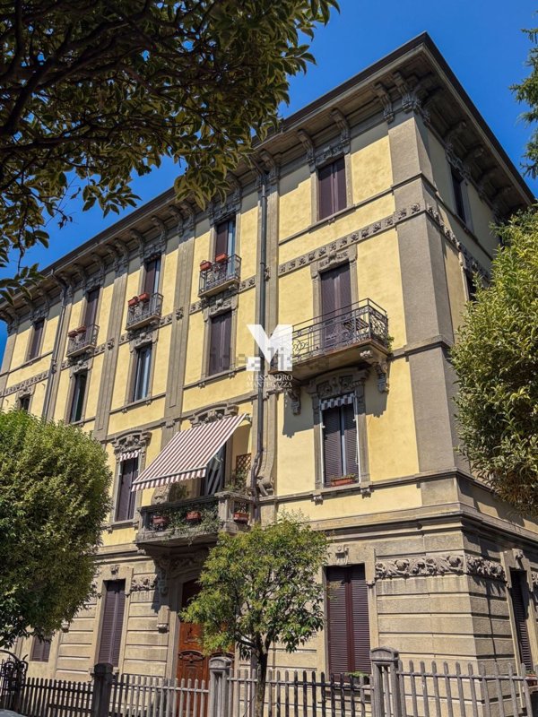 appartamento in vendita a Como in zona Valduce