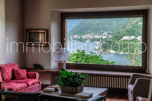 casa indipendente in vendita a Como in zona Villa Olmo