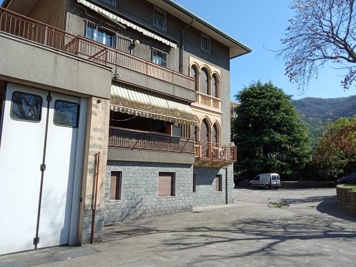 casa indipendente in vendita a Como in zona Ponte Chiasso