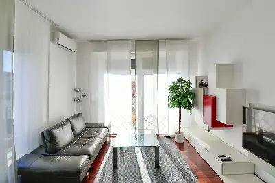 casa indipendente in vendita a Como in zona Villa Olmo