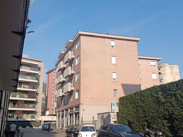 appartamento in vendita a Como in zona Borghi