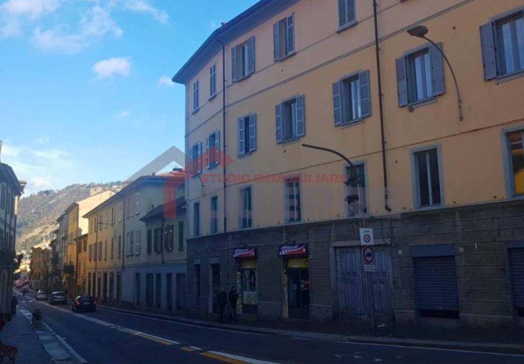 appartamento in vendita a Como in zona Borghi
