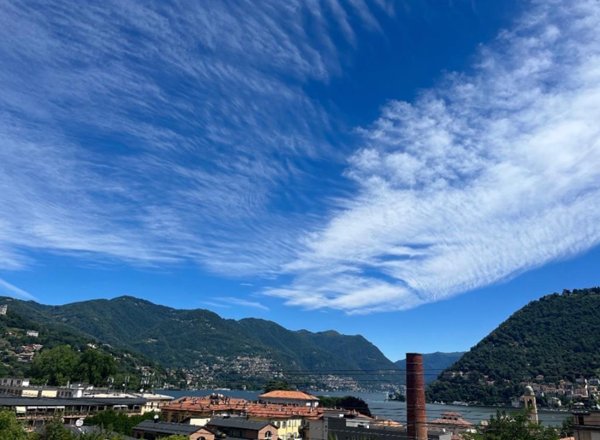 casa indipendente in vendita a Como in zona Moncucco
