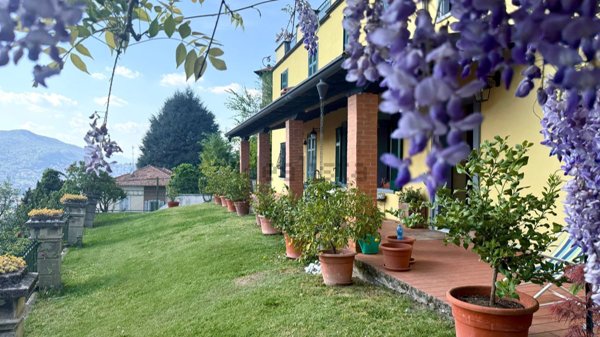 casa indipendente in vendita a Como in zona Garzola