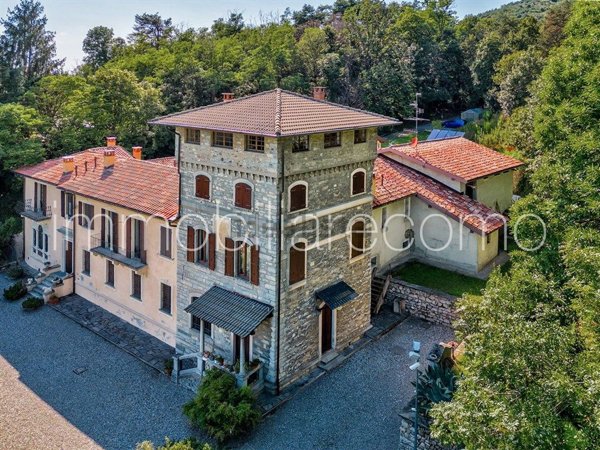 casa indipendente in vendita a Como in zona Moncucco