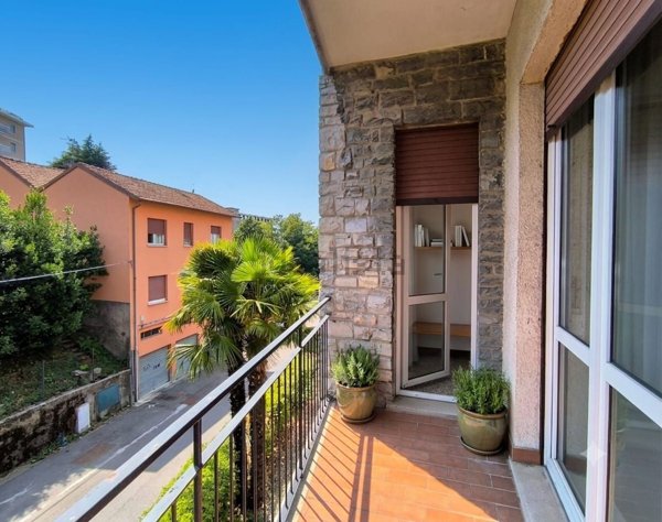 appartamento in vendita a Como in zona Lora
