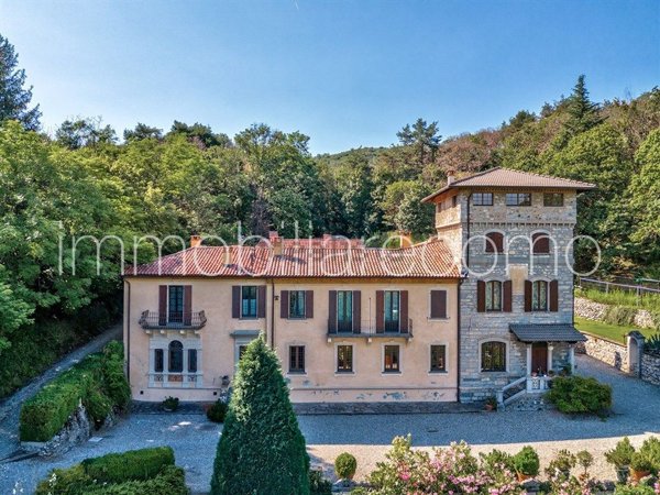 casa indipendente in vendita a Como in zona Moncucco