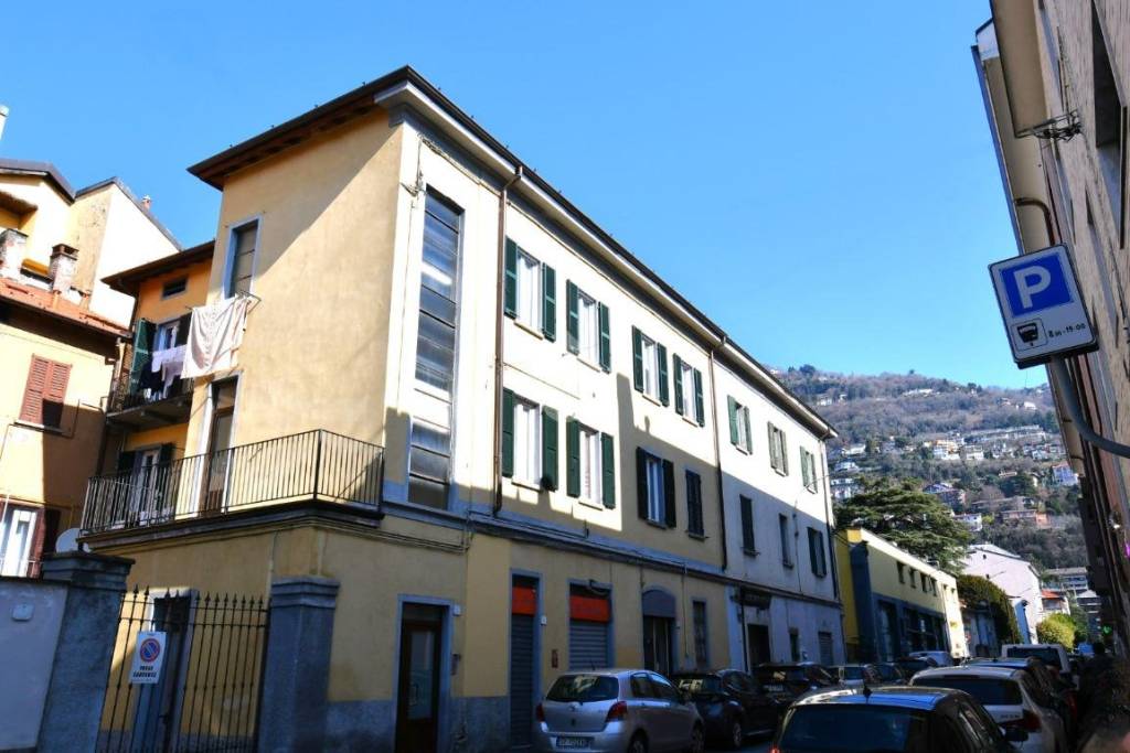 appartamento in vendita a Como in zona Borghi