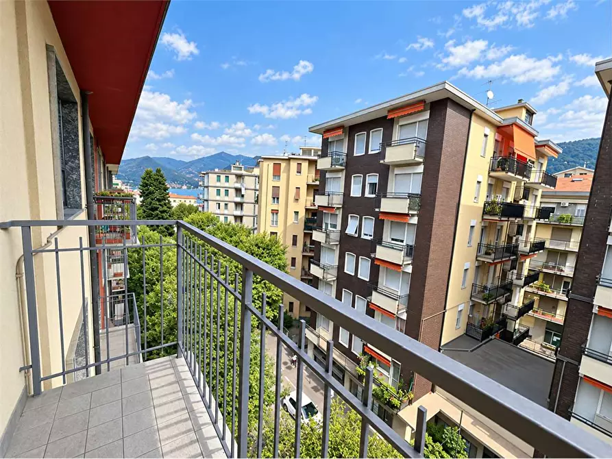 appartamento in vendita a Como in zona Borghi