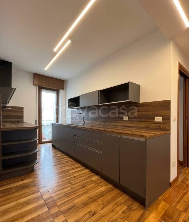 appartamento in vendita a Como in zona Rebbio