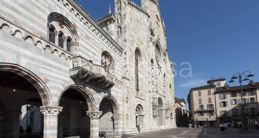 appartamento in vendita a Como in zona Como Centro