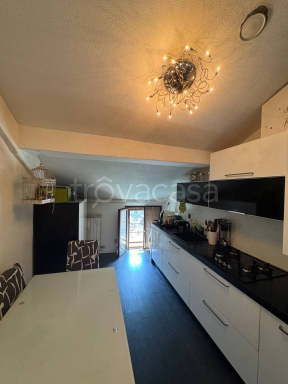 appartamento in vendita a Como in zona Ponte Chiasso