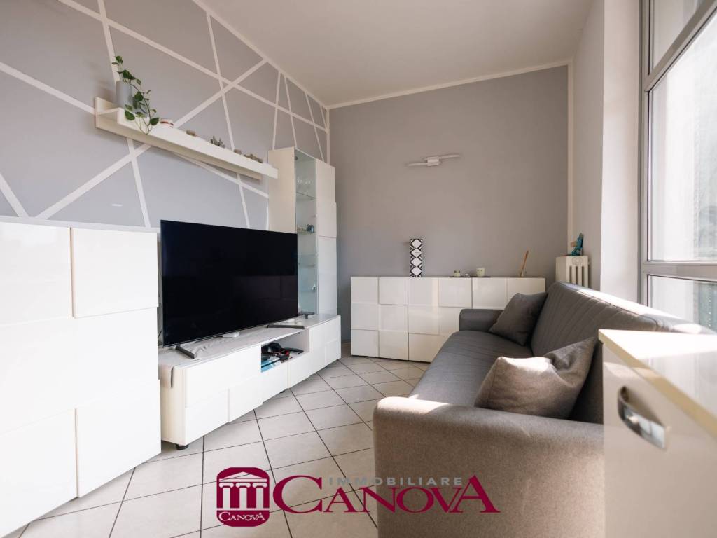 appartamento in vendita a Como in zona Albate