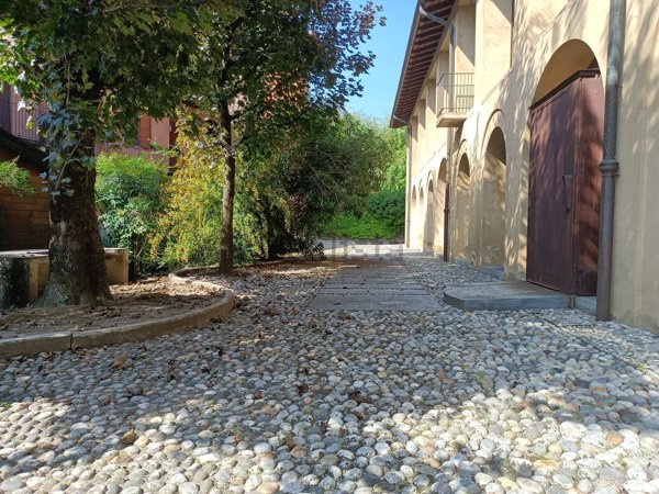casa indipendente in vendita a Como in zona Tavernola