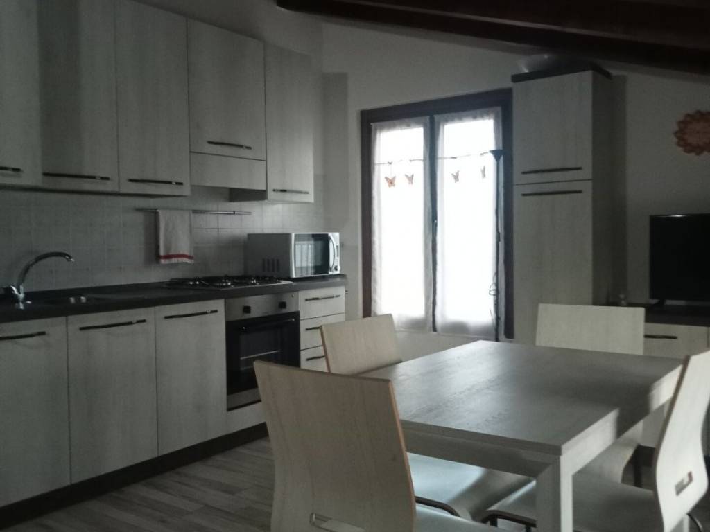 appartamento in vendita a Como in zona Borghi