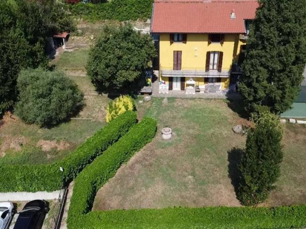 casa indipendente in vendita a Como in zona Breccia