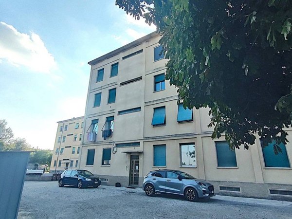 appartamento in vendita a Como in zona Breccia