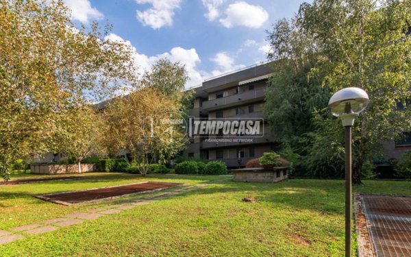 appartamento in vendita a Como in zona Salita dei Cappuccini