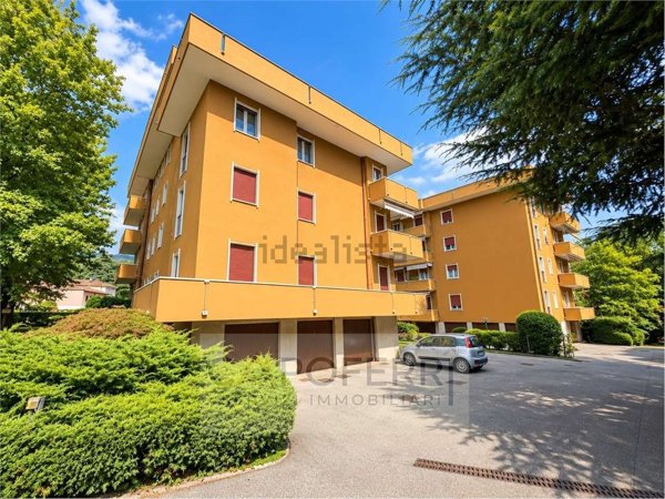 appartamento in vendita a Como in zona Rebbio