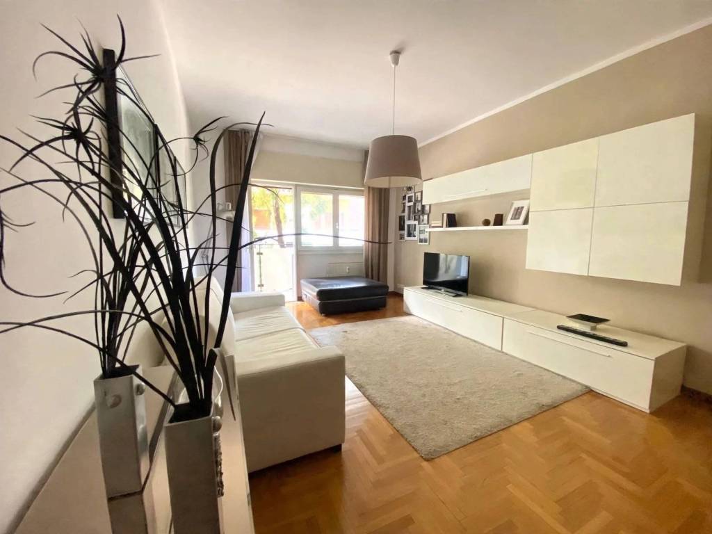appartamento in vendita a Como in zona Villa Olmo