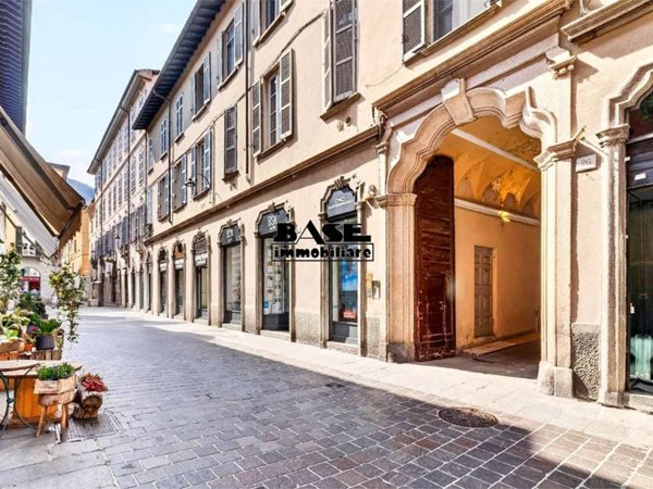 appartamento in vendita a Como in zona Como Centro