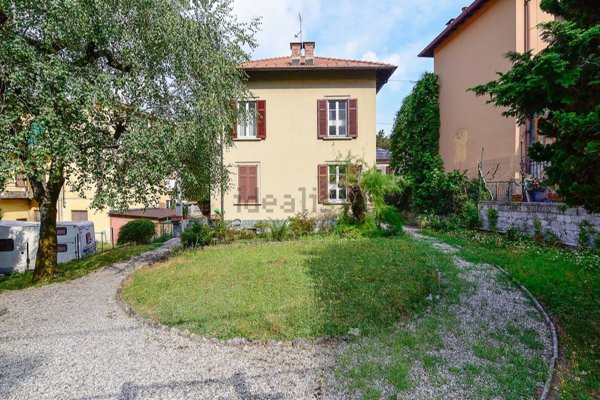 casa indipendente in vendita a Como in zona Monte Olimpino