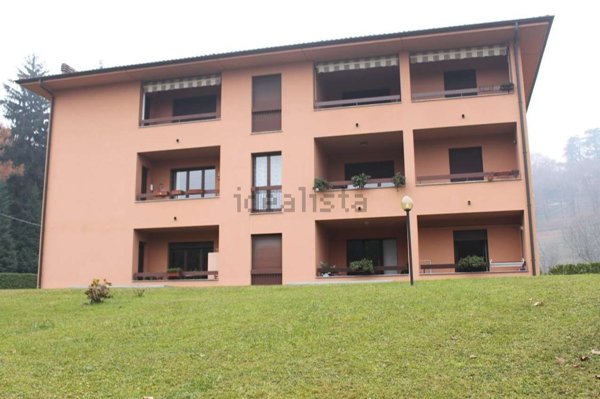 appartamento in vendita a Como in zona Tavernola