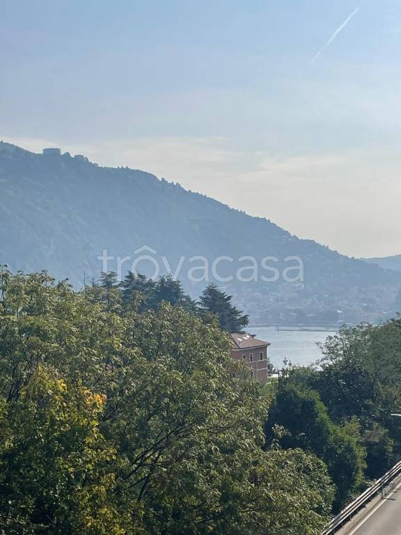 appartamento in vendita a Como in zona Villa Olmo