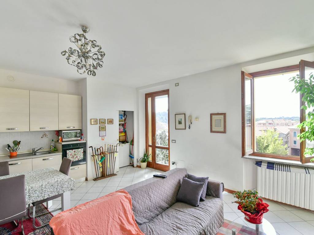 appartamento in vendita a Como in zona Camerlata