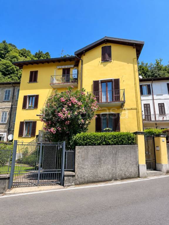 appartamento in vendita a Como in zona Camnago Volta
