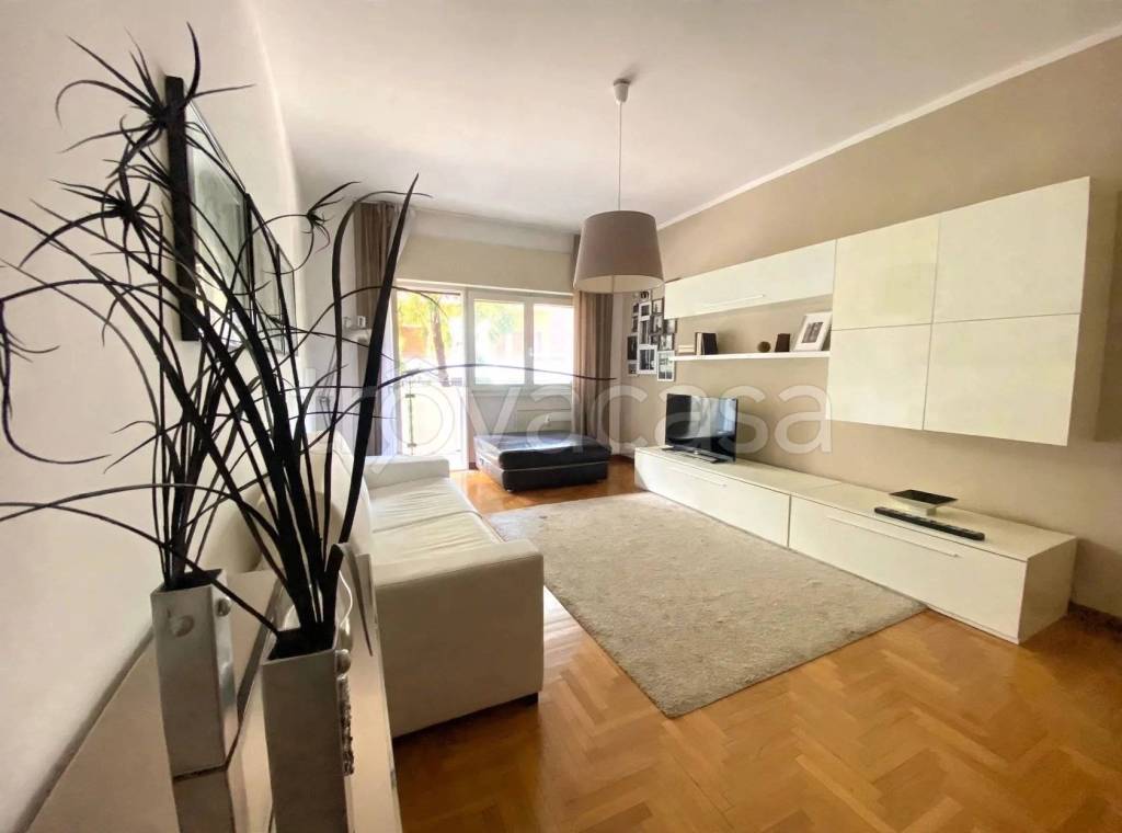 appartamento in vendita a Como in zona Villa Olmo