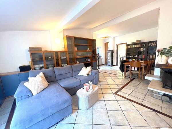 appartamento in vendita a Como in zona Lora