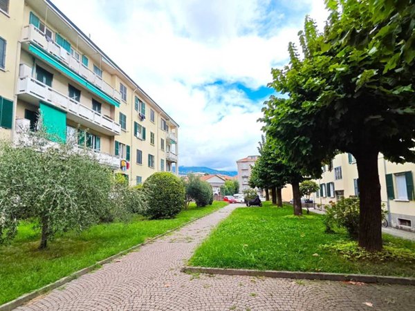 appartamento in vendita a Como in zona Albate