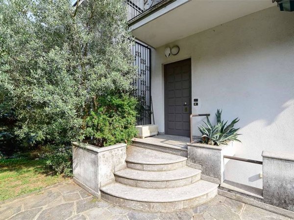 appartamento in vendita a Como in zona Salita dei Cappuccini