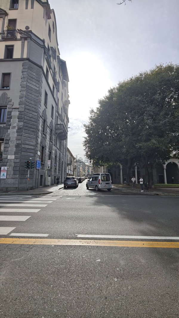 appartamento in vendita a Como in zona Via Mentana