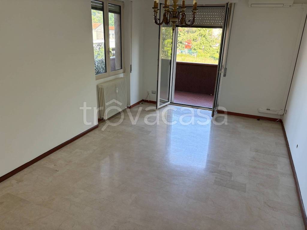 appartamento in vendita a Como in zona Rebbio