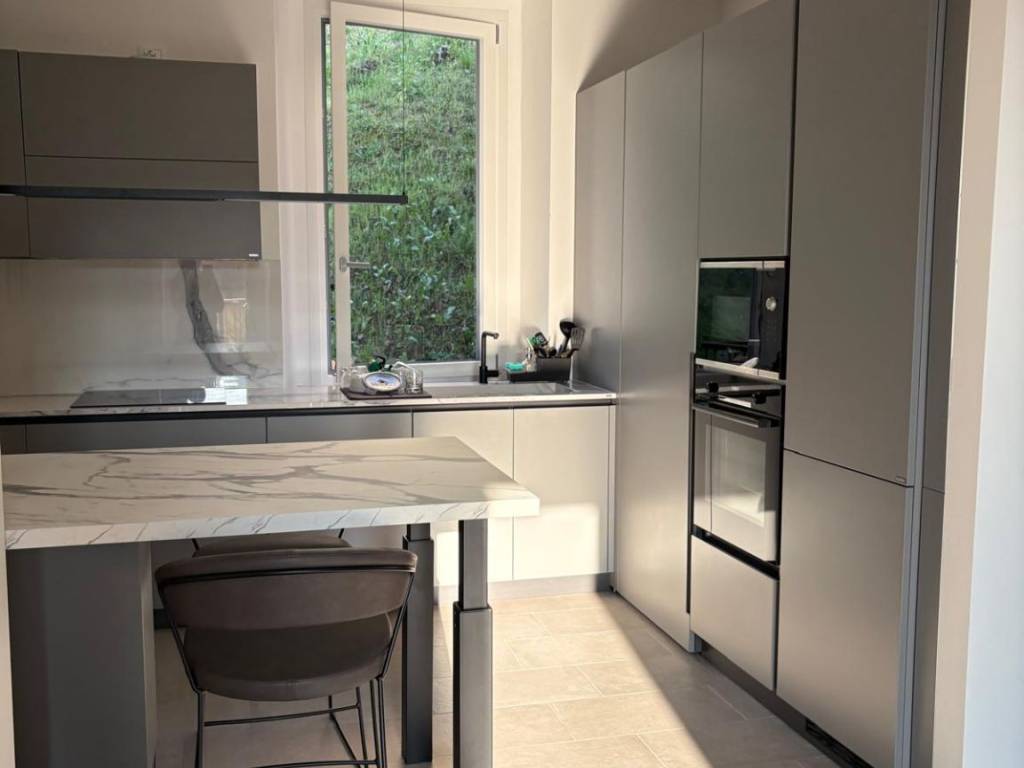 appartamento in vendita a Como in zona Ponte Chiasso